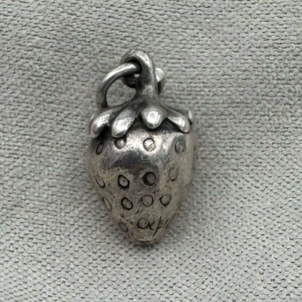 James Avery Strawberry Charm Sterling Silver‎ 3D Authentic Retired HTF Rare